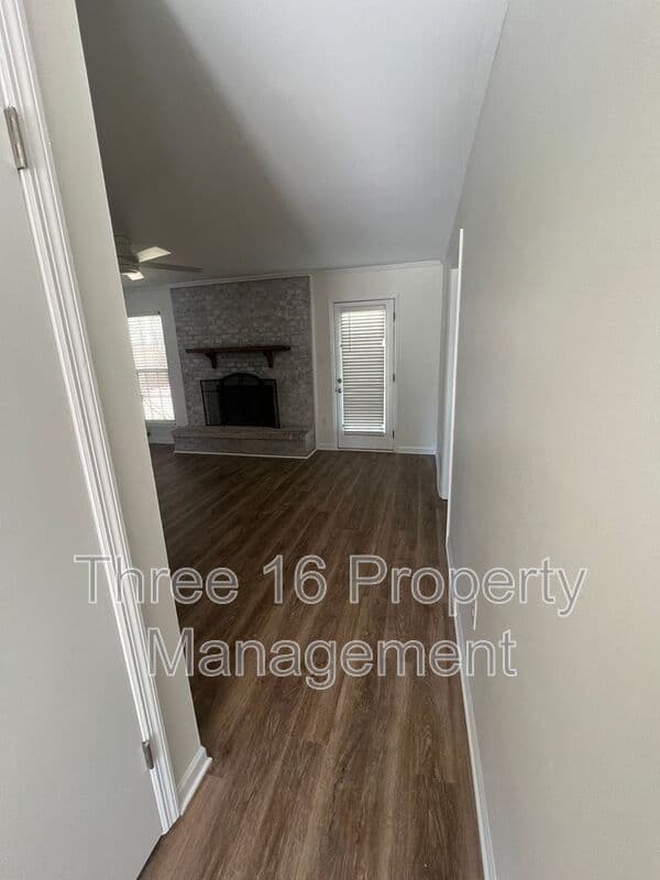 Evans House: 4211 Fairfield Cir