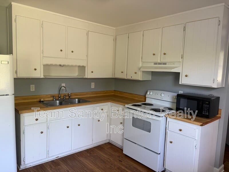 Pensacola House: 204 Brandywine Road