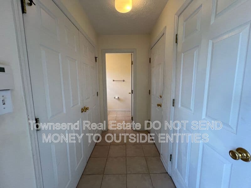 Raeford House: 121 Bugle Call Drive