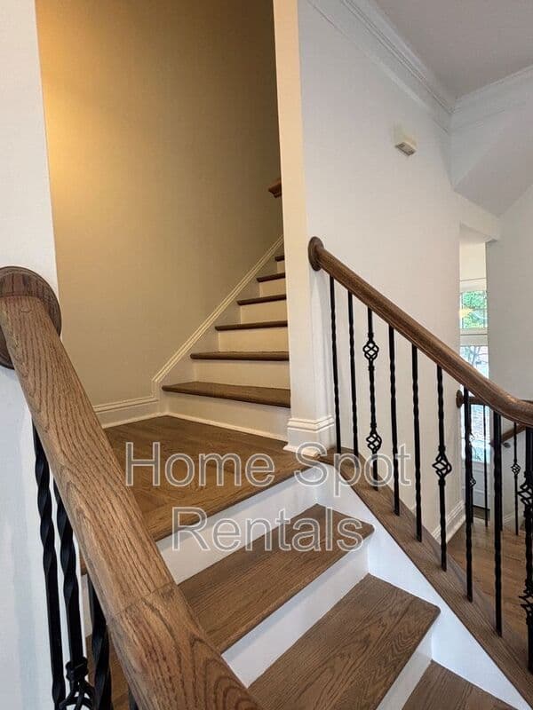 Atlanta House: 2664 Rivers Edge Dr. NE