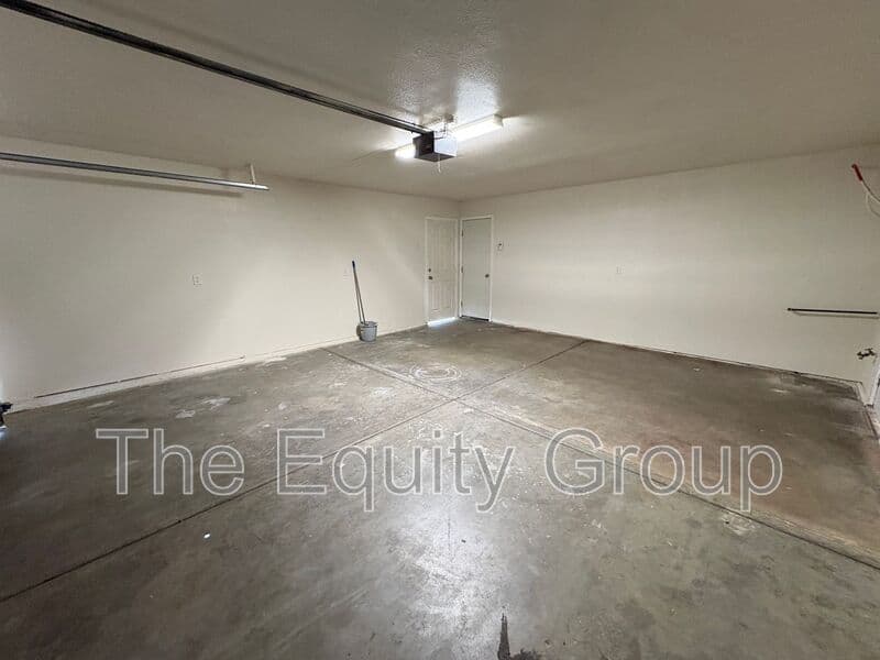 Visalia House: 744 West Buena Vista Ave