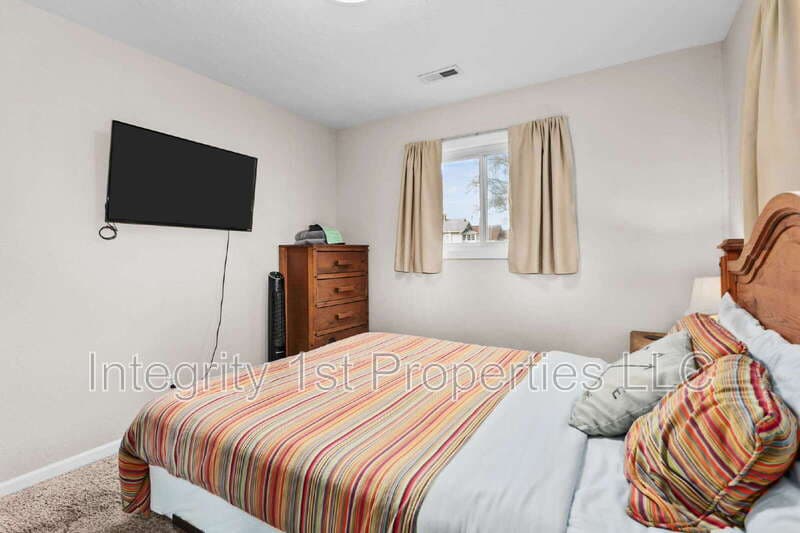 Shawnee House: 11221 West 59th Terrace