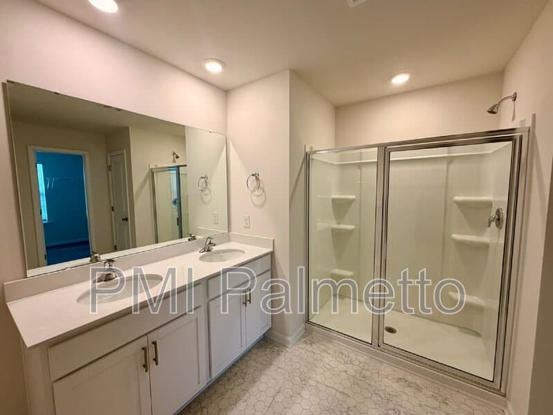Lexington House: 771 Tiger Lily Drive