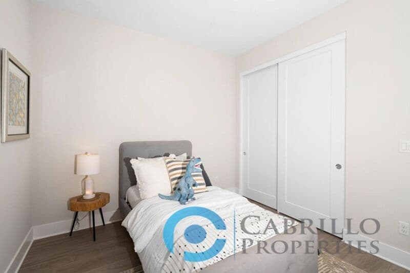 San Diego Apartment: 1695 Saturn Blvd