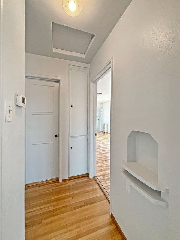 La Mesa House: 7340 W Point Ave