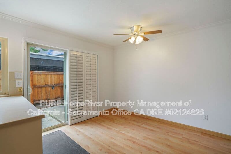 Sacramento House: 8811 Salmon Falls Dr.