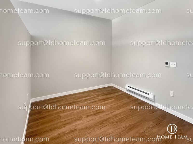 Bellevue Condo: 1085 103rd Ave NE
