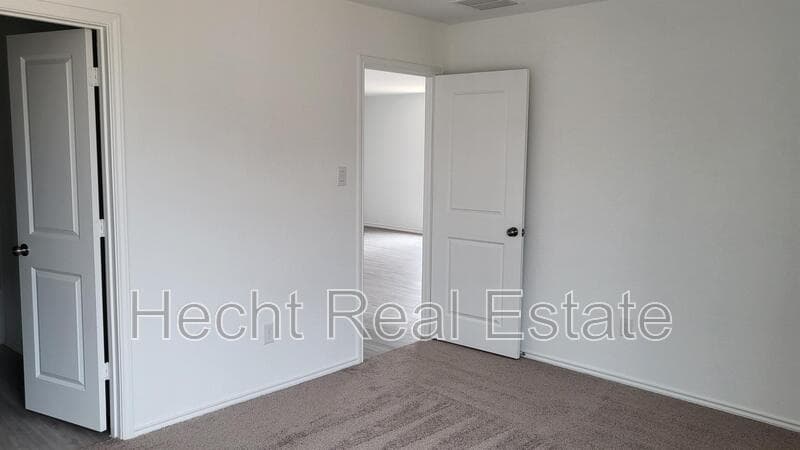 Seguin House: 5911 Coahulia Ridge