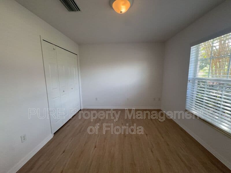 Ocala House: 15939 SW 14th Avenue Rd