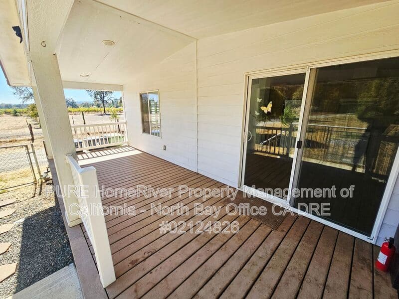 Redwood Valley House: 10590 East Rd