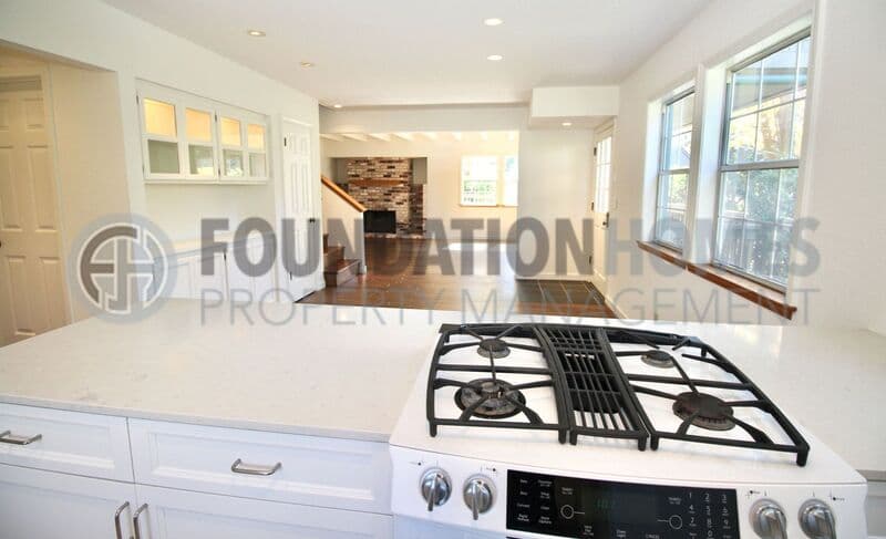 Mill Valley House: 813 Miller Ave