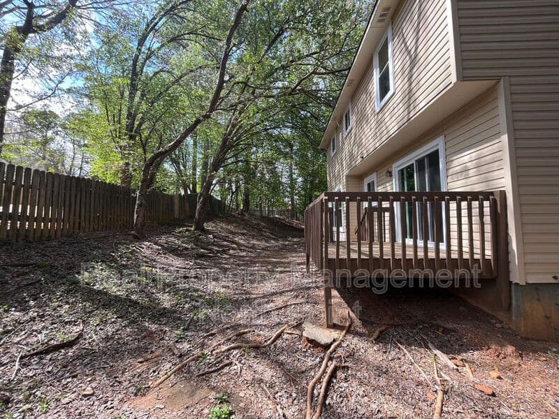 Johns Creek House: 11010 Spotted Pony Trail