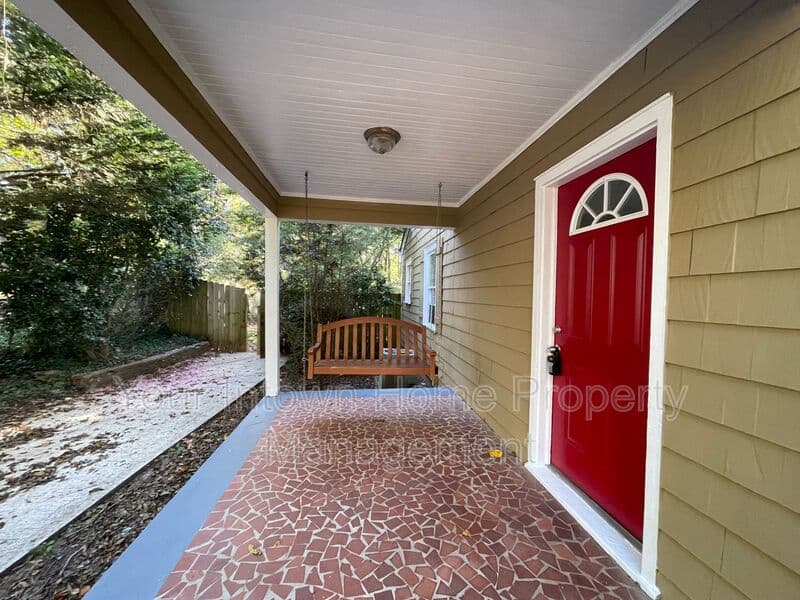 Atlanta House: 82 Rogers Street SE