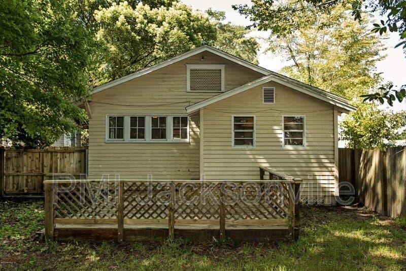 Jacksonville House: 1211 Hollywood Ave