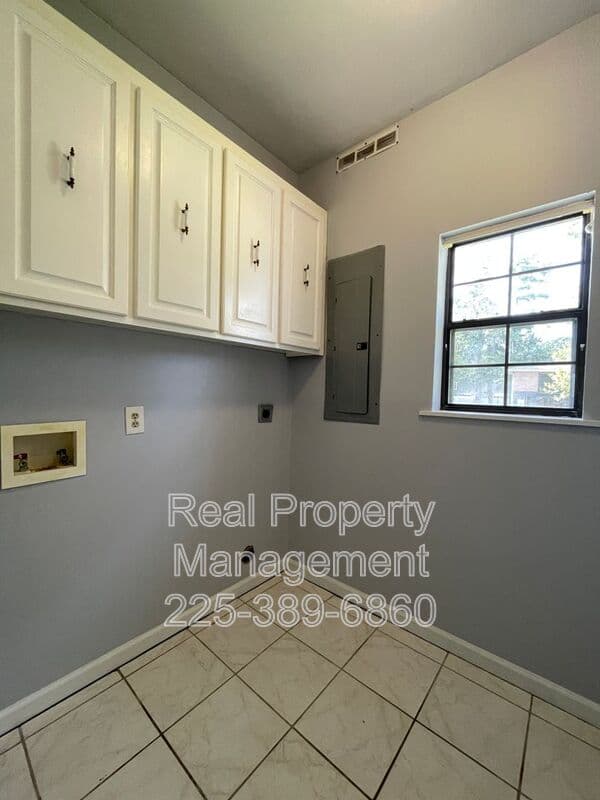 Denham Springs House: 25491 Plantation Ave.