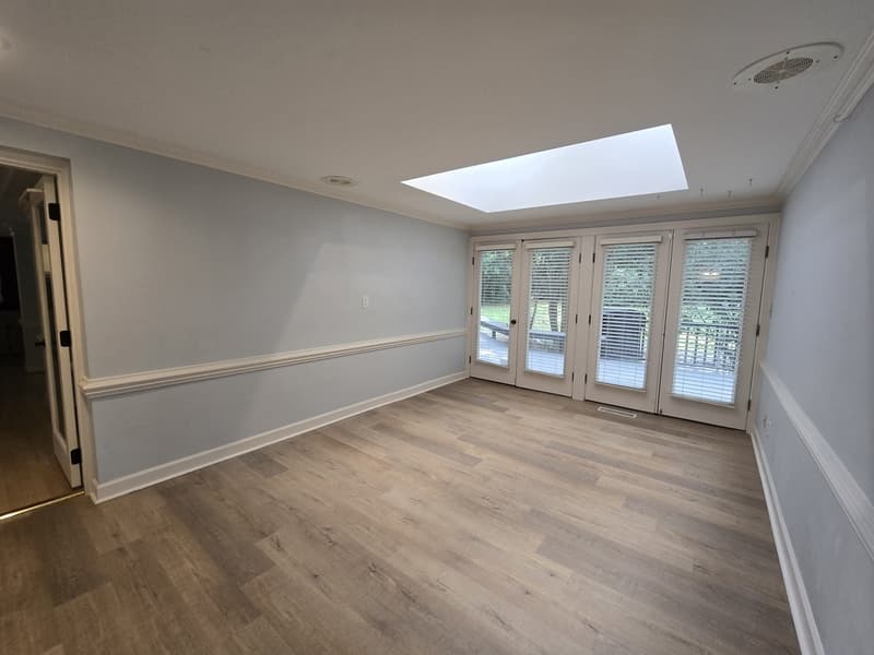 Raleigh House: 5516 Den Heider Way
