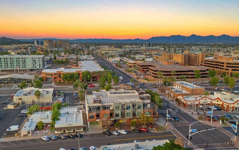 Scottsdale Condo: 4020 N Scottsdale rd