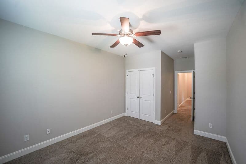 Richmond Hill House: 160 Lake Lily Drive