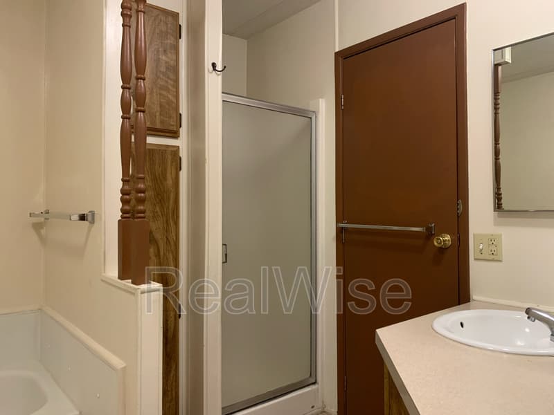 Grants Pass House: 4620 Redwood Ave