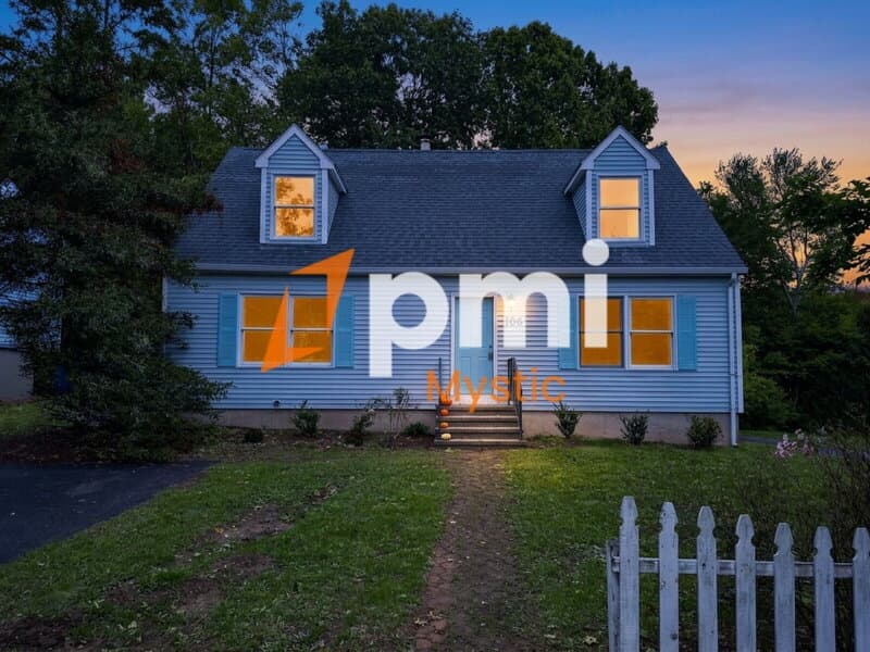 Mystic House: 106 Deerfield Ridge Dr