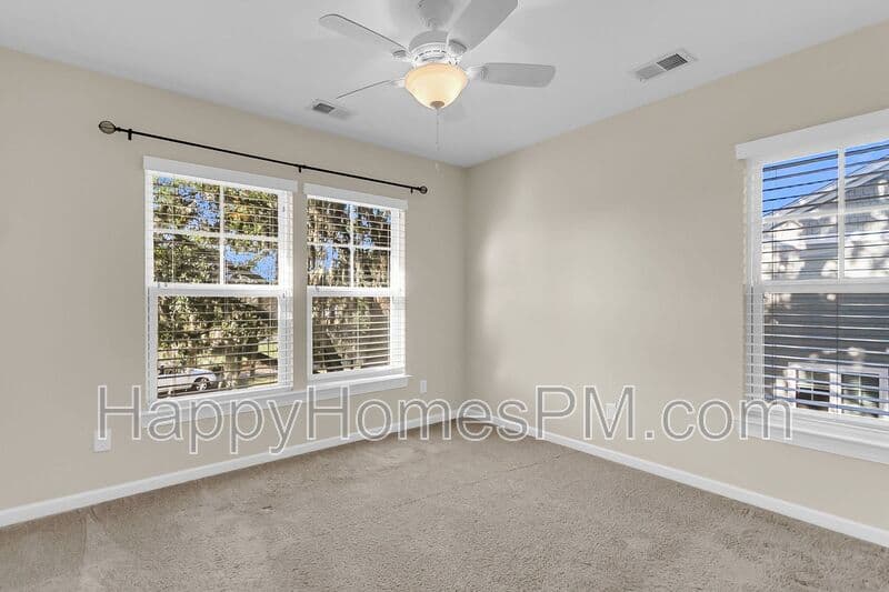 North Charleston House: 5086 E Liberty Park Cirlce