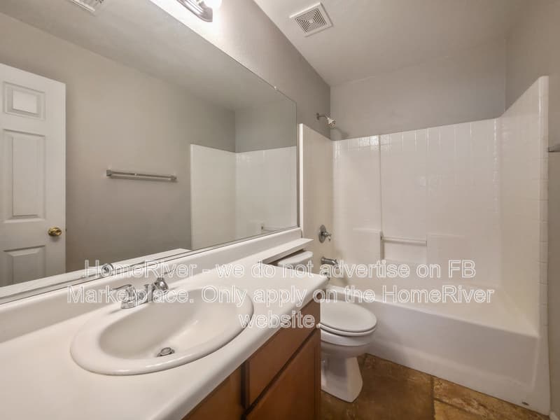 Phoenix House: 5148 W Fulton St