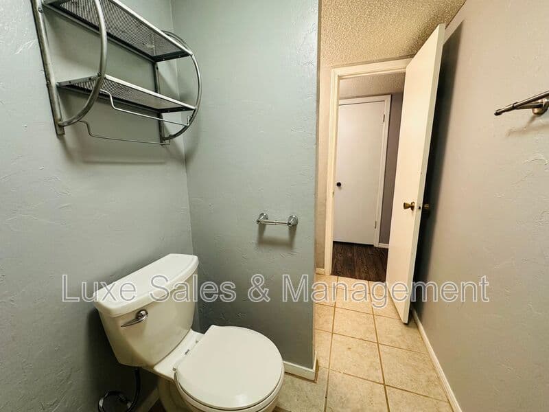 Oklahoma City Condo: 6034 NW Expressway