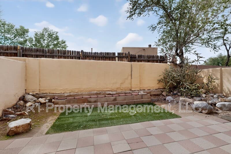 Albuquerque House: 2835 Estrella Brillante Street Northwest