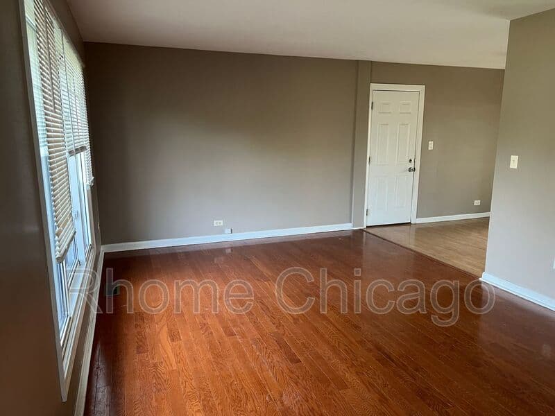 Carol Stream House: 564 Chippewa Trail