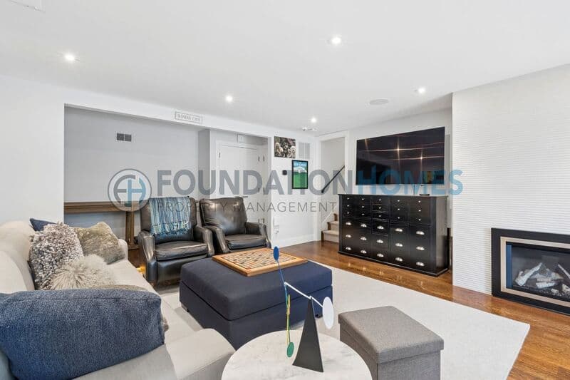 San Rafael House: 62 Manderly Rd