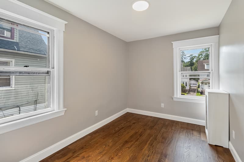 Montclair House: 99 Lincoln Street