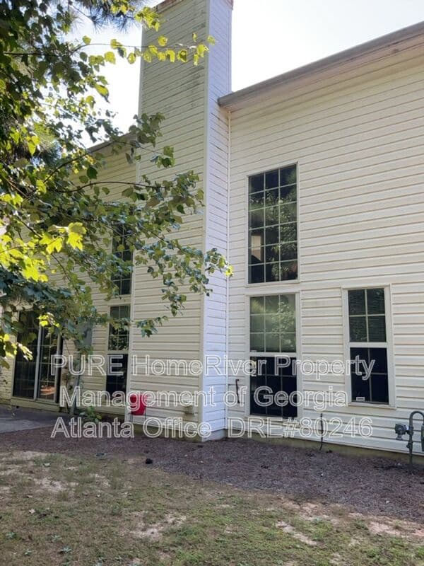 Kennesaw House: 1624 Hemburg Trce NW