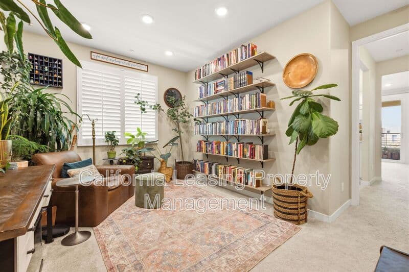 Valencia House: 27233 Red Willow Court