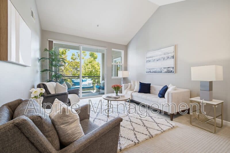 East Palo Alto Condo: 1982 West Bayshore Road - Main