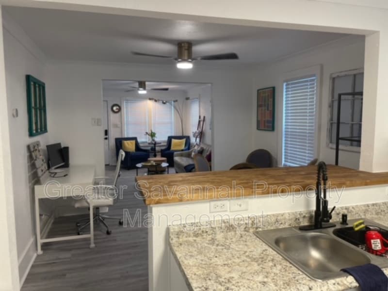 Savannah House: 626 East Waldburg Street