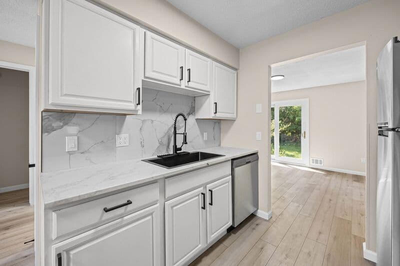 Bloomfield Apartment: 14 Elm Street