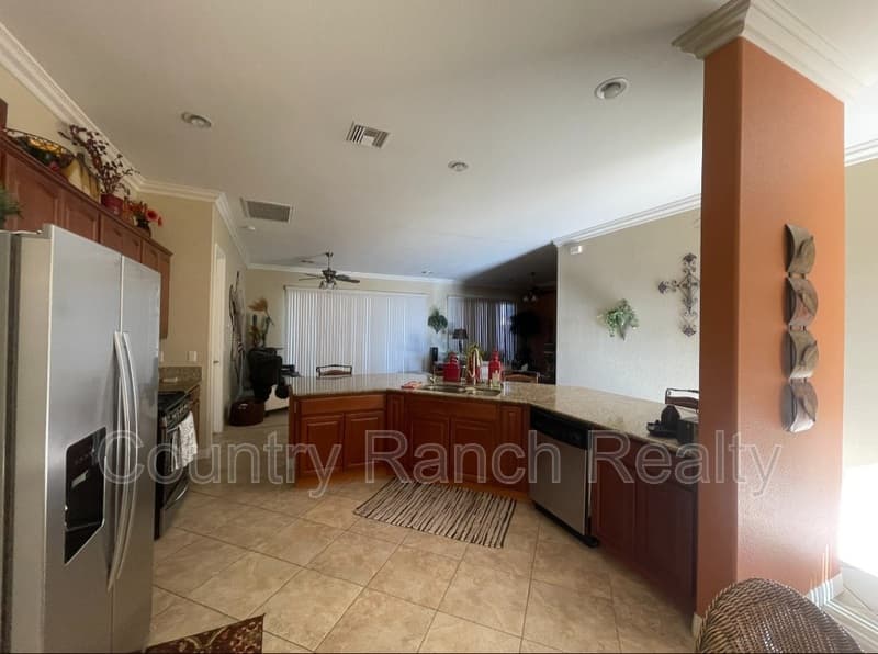 Fort Mohave House: 1961 East Lipan Boulevard