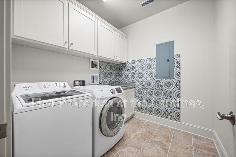 Belmont Townhome: 706 Kingsley Way