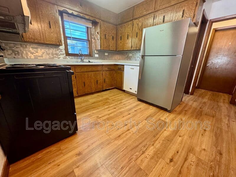 Bismarck House: 612 N 19th St
