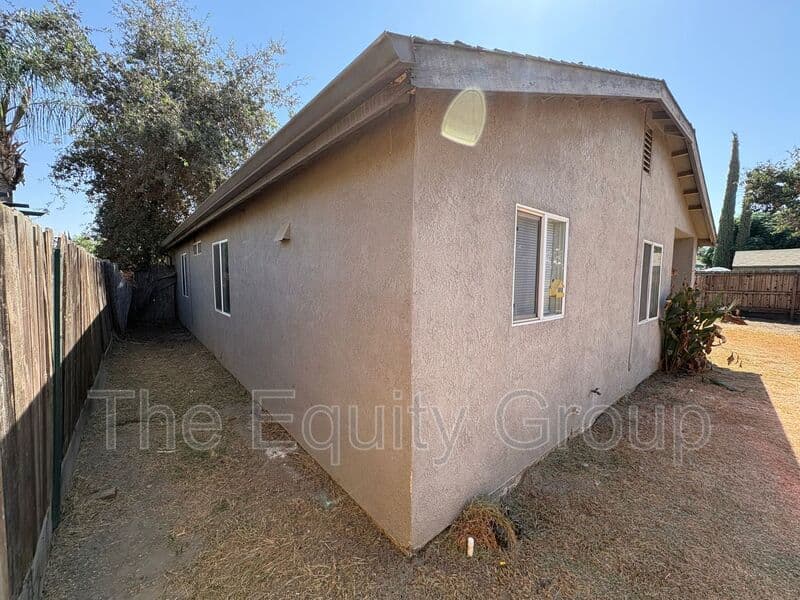 Tulare House: 1257 North Milner Street