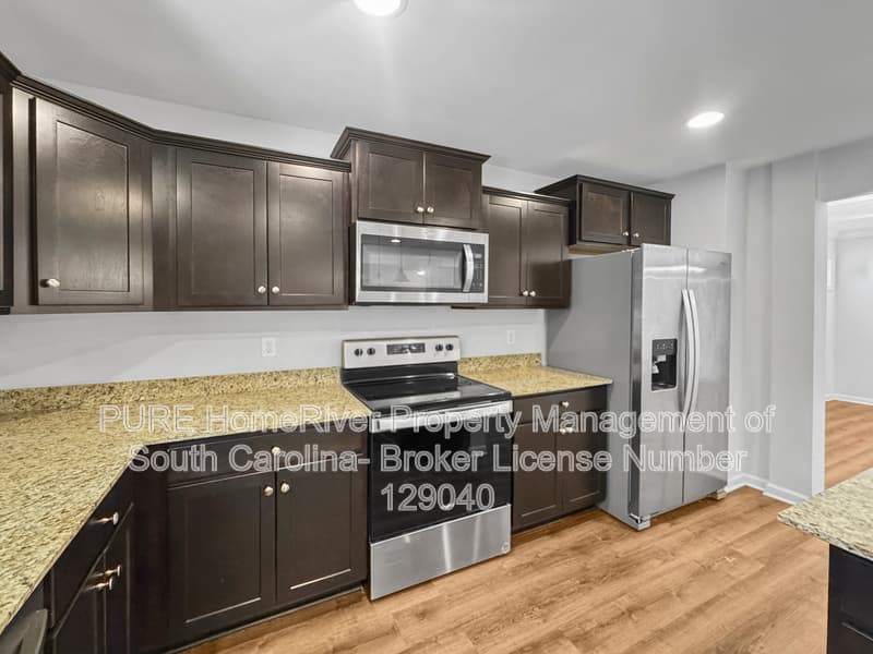 Sumter House: 355 Niblick Dr