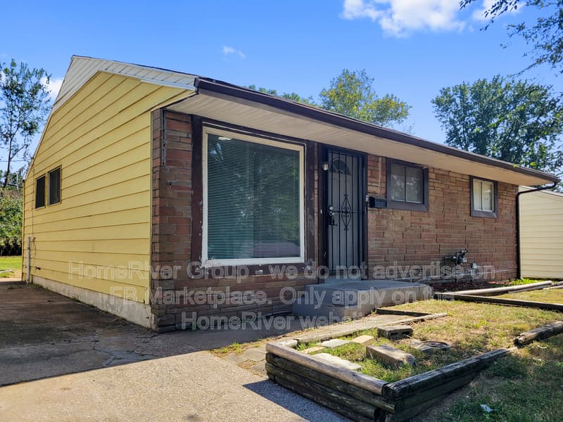 Saint Louis House: 10648 Spring Garden Dr