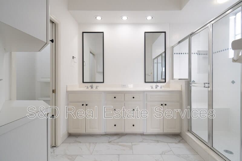 Lakeland Condo: 447 Enclave Place