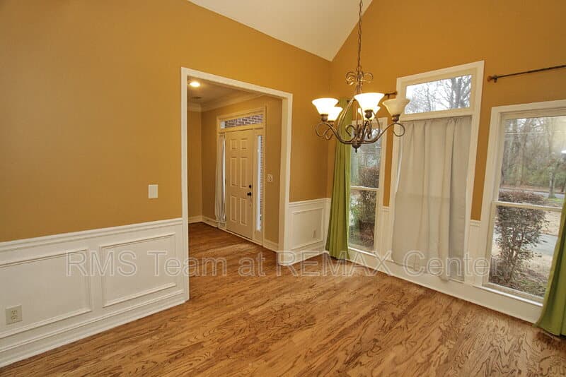 Atlanta House: 1360 Eastgate Ct SE