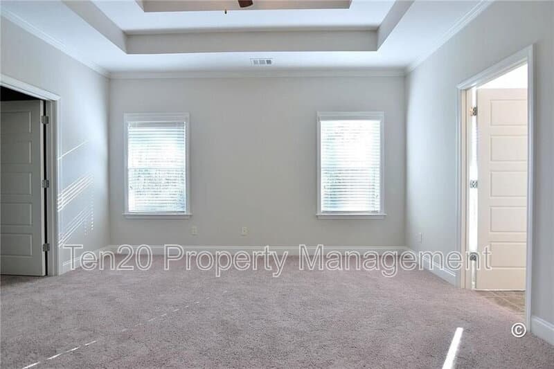 Smiths Station House: 128 Lee Road 2216