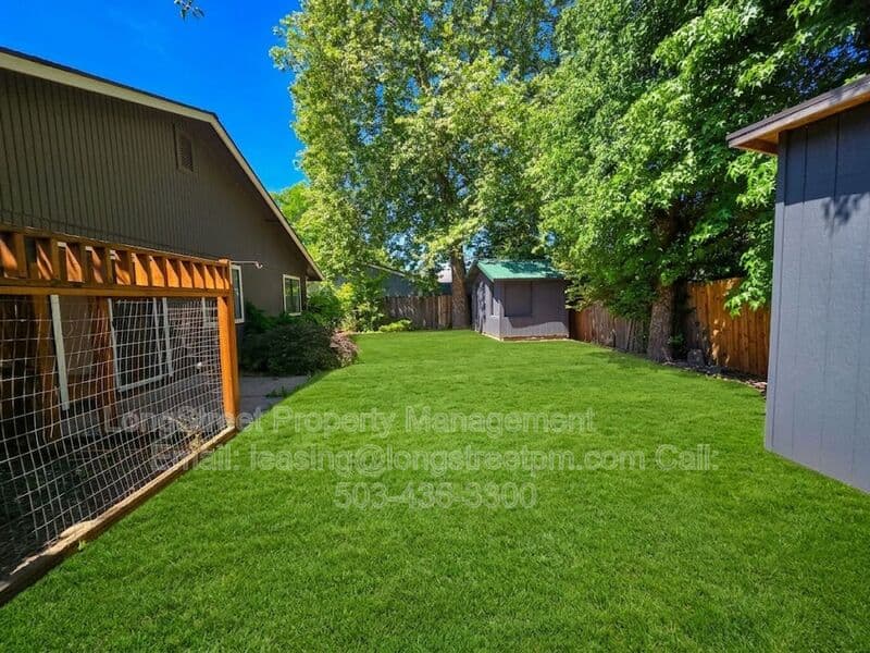 Philomath House: 2711 Newton St