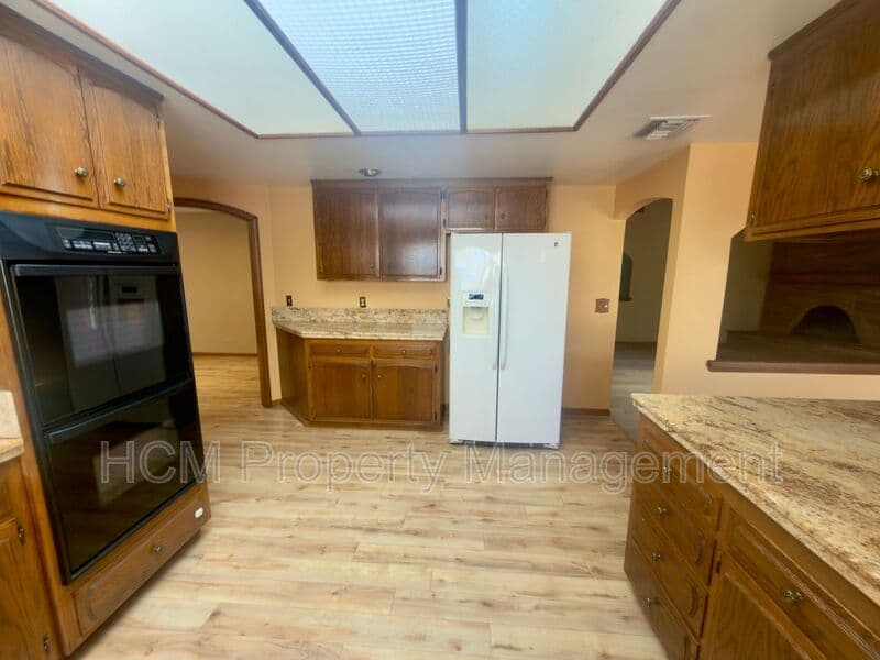 Orange House: 2448 N Love Lane