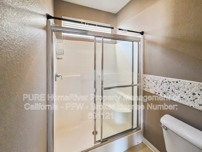 Wildomar House: 23655 Glazebrook Rd