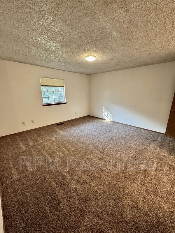 Oklahoma City Condo: 7002 Woodlake Dr
