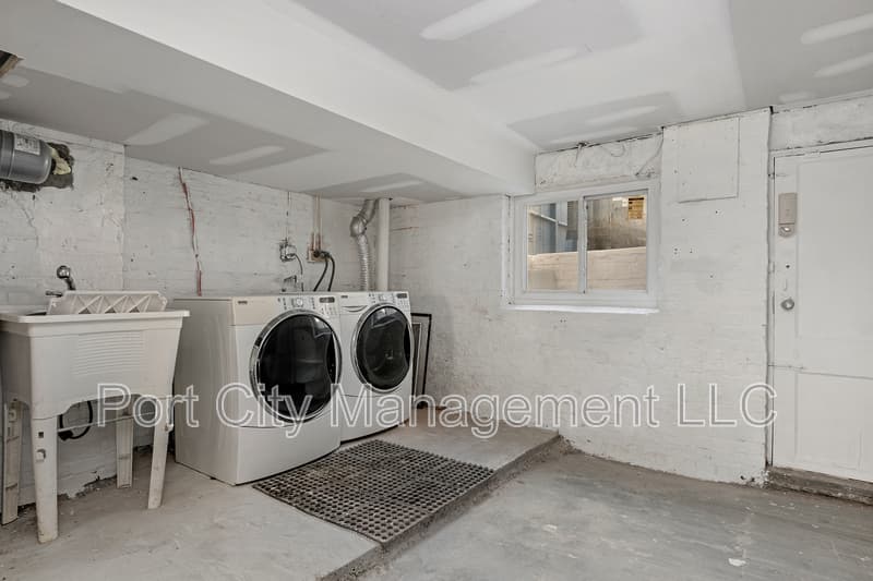Baltimore Townhome: 207 South Ellwood Avenue